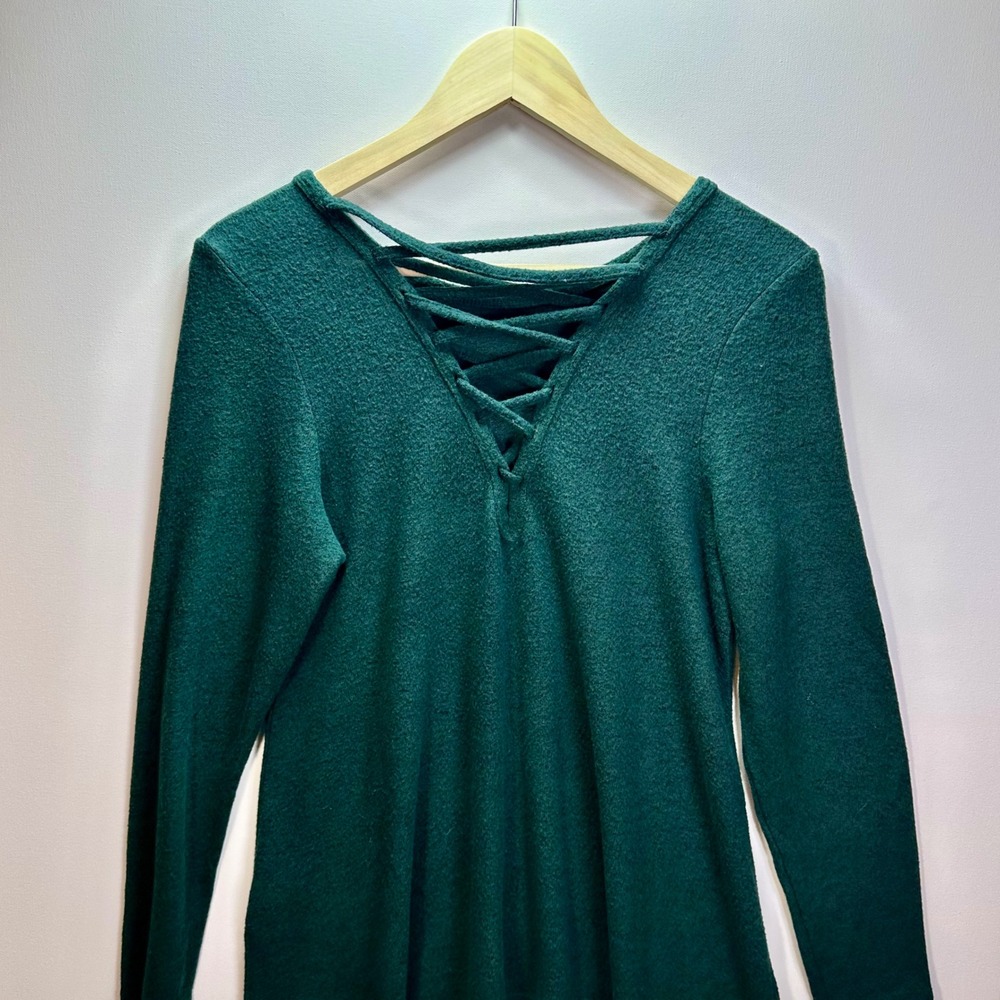 Torrid Super Soft Plush Green Lace Up Back Sharkbite Tunic Top 00 M L - Picture 5 of 10